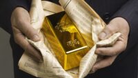 Gold Prices Rise as Investors Seek Safety