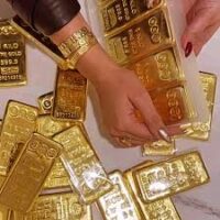 Gold Slides to $2,900 as Bullion Reacts to Fed Powell’s Testimony